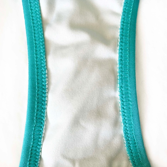 VICTORIA'S SECRET Skimpy String Bikini Bottom NWOT - Picture 5 of 8